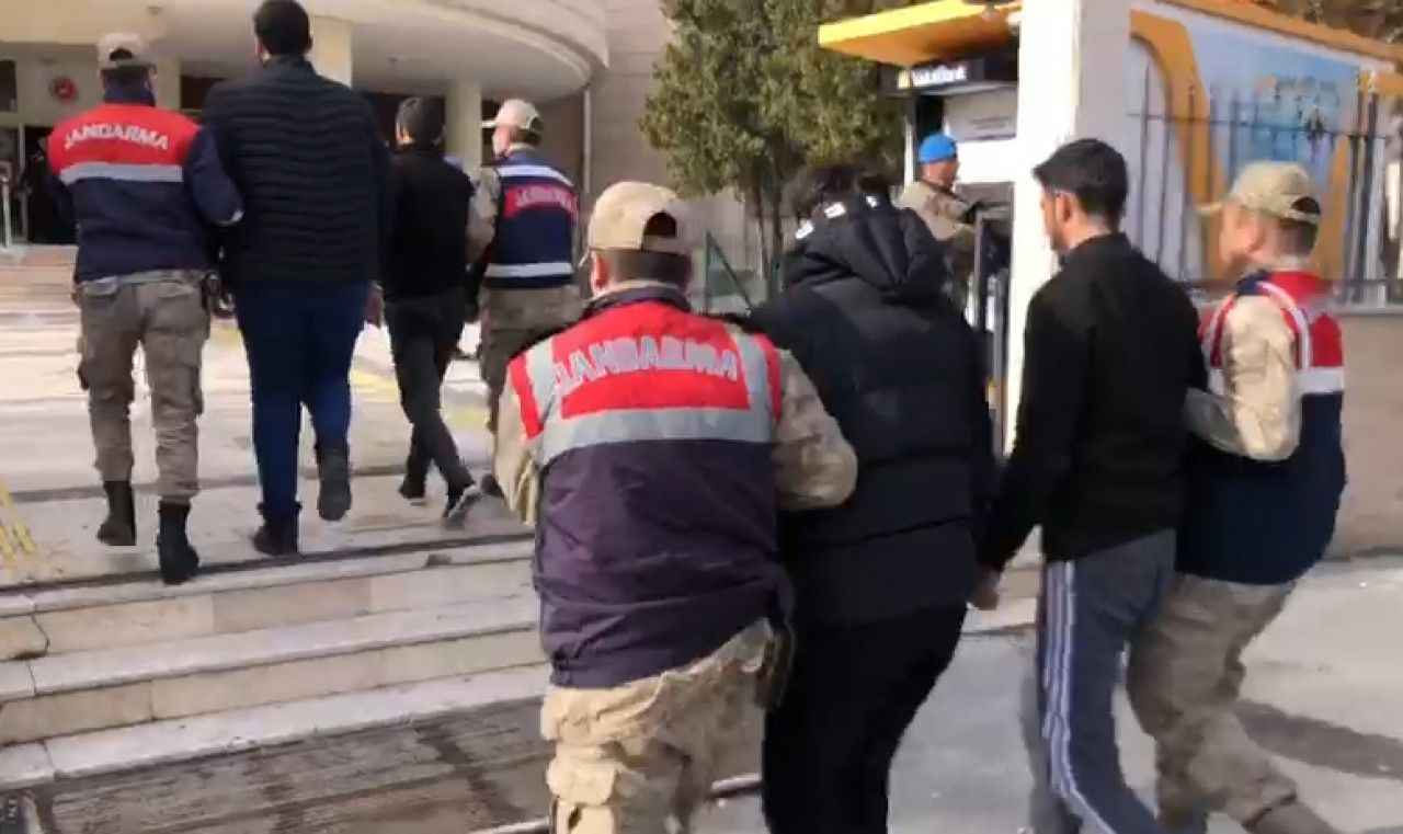 Şanlıurfa'daki DEAŞ operasyonunda 7 şüphelinin 4'ü tutuklandı