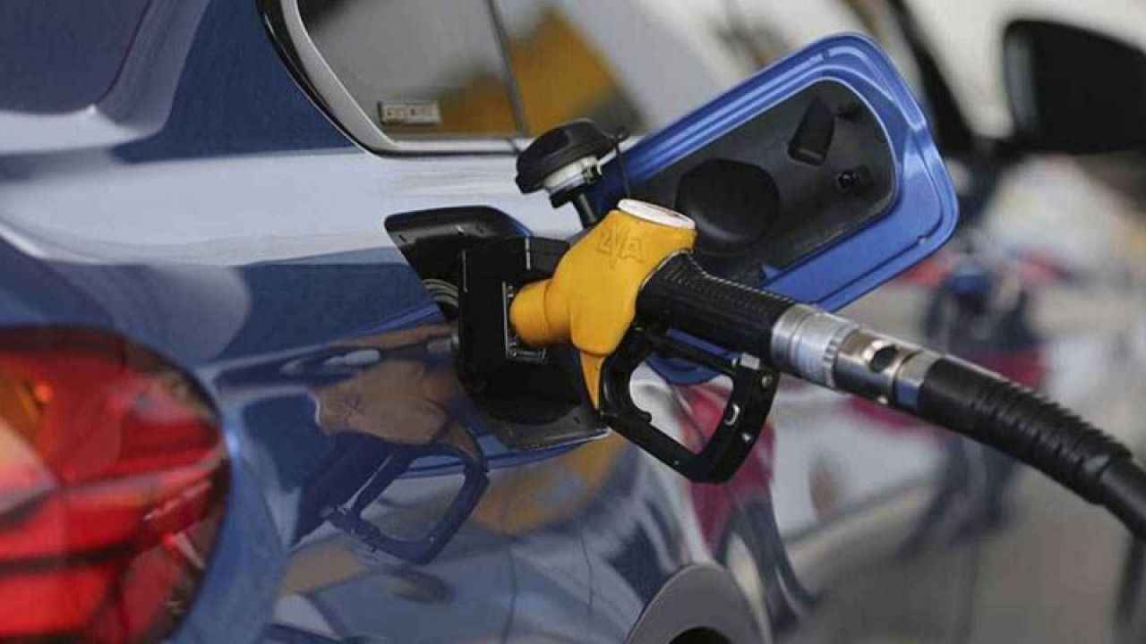 Benzine zam geldi