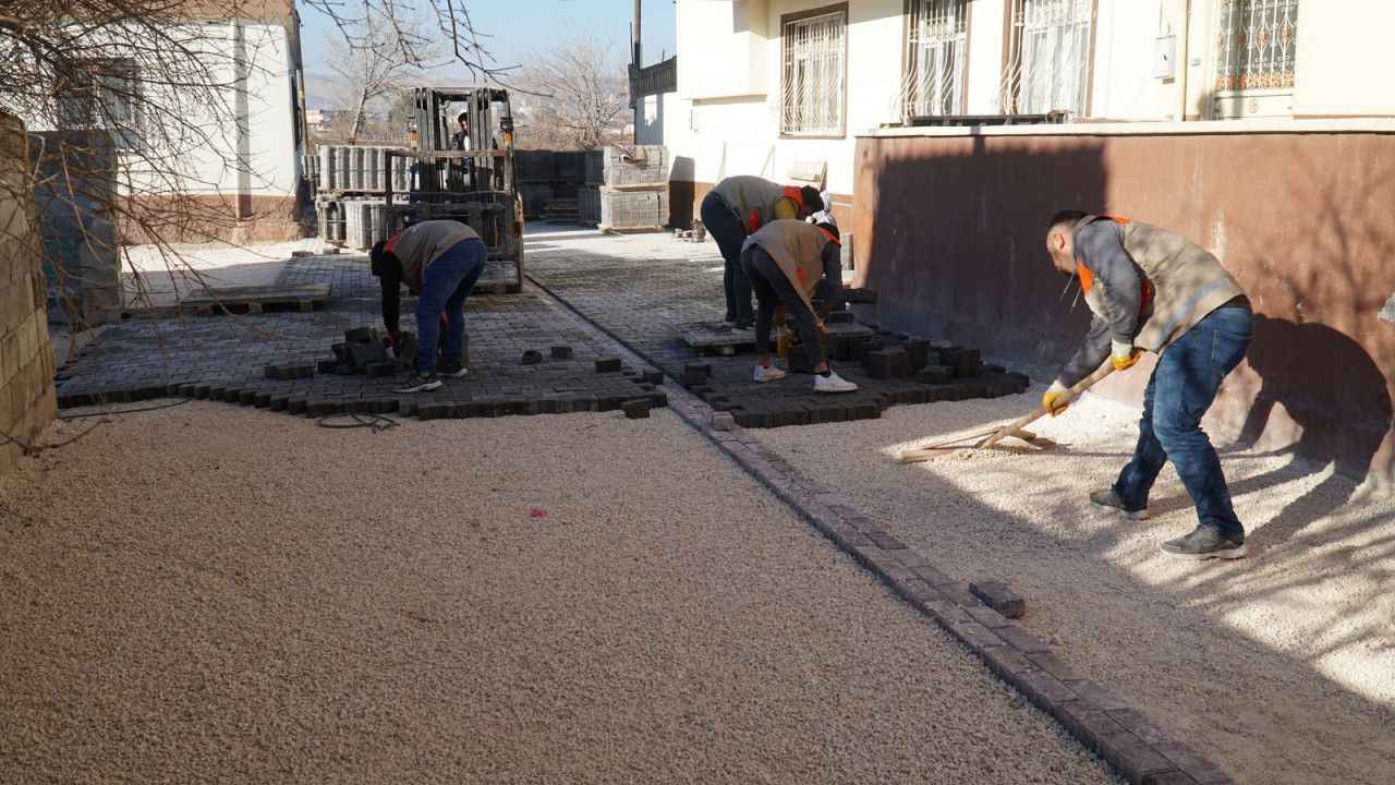 Haliliye’de yol çalışmaları merkez ve kırsal mahallelerde sürüyor