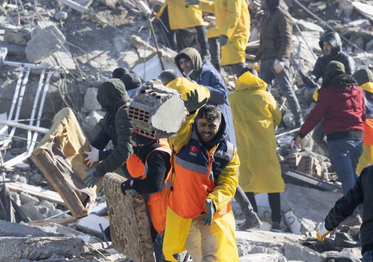 Depremde can kaybı sayısı 40 bin 689'a yükseldi