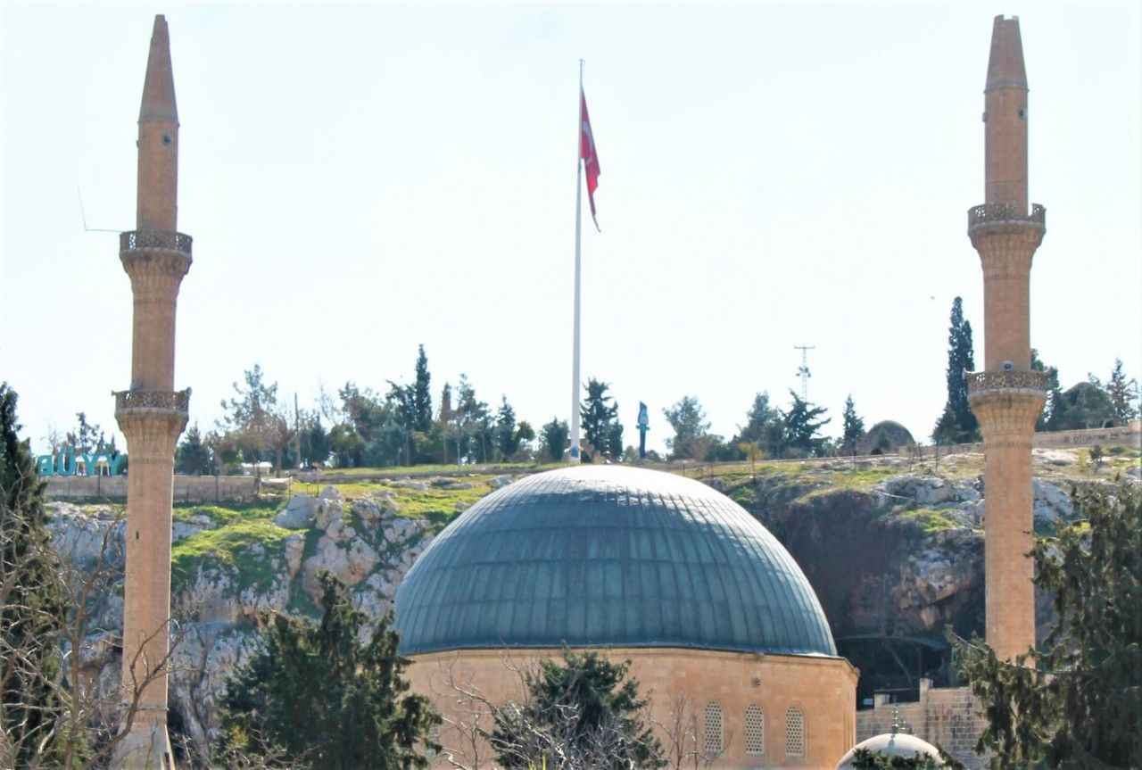 Şanlıurfa’da depremde camiler de hasar gördü