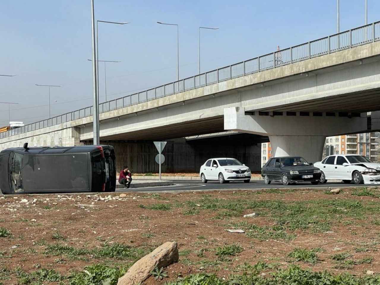 Urfa’da kavşakta dikkatsizlik kaza getirdi!