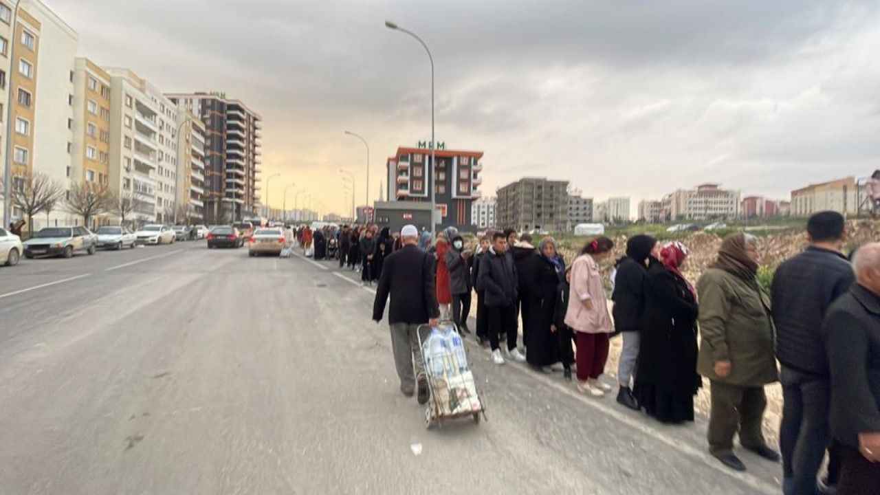 Urfa’da temiz içme suyu kuyruğu