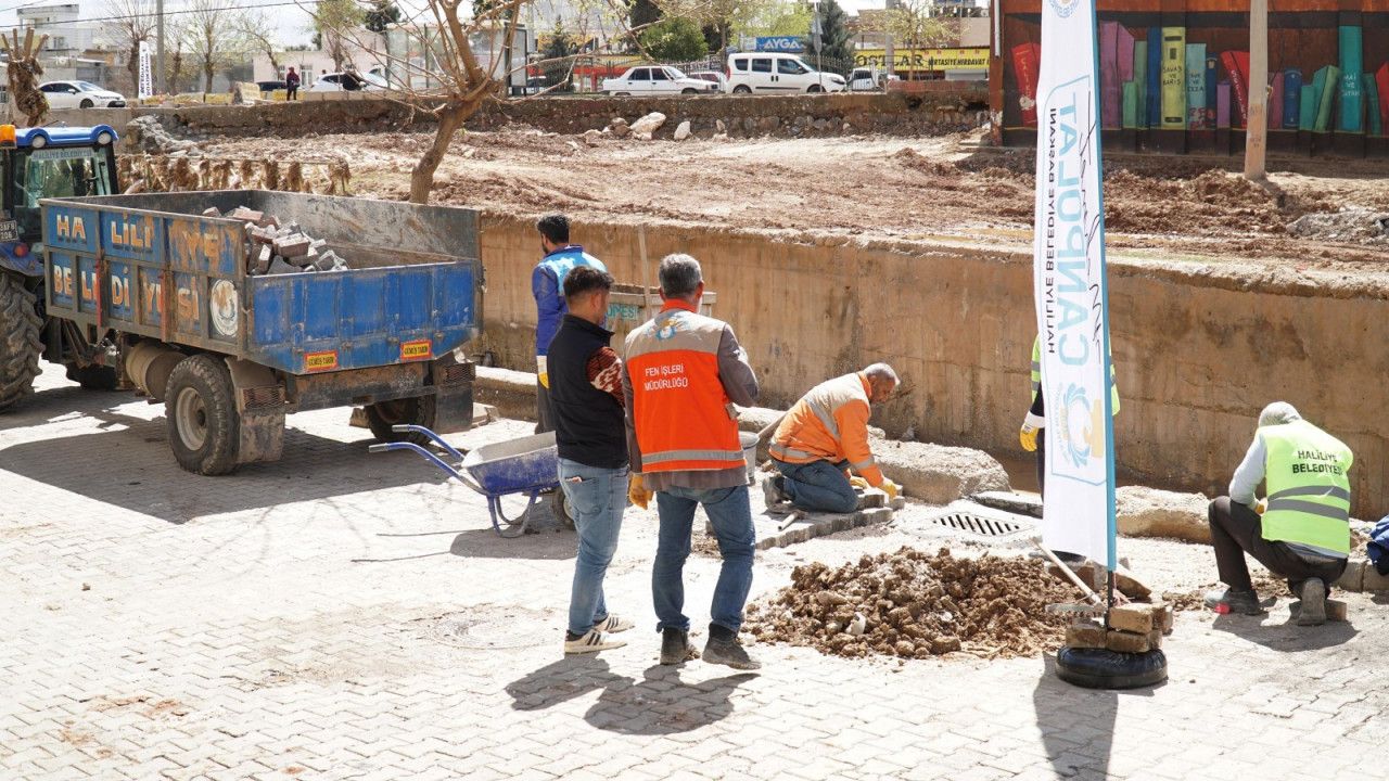 Haliliye’de belediyenin sel sonrası altyapı çalışmaları sürüyor
