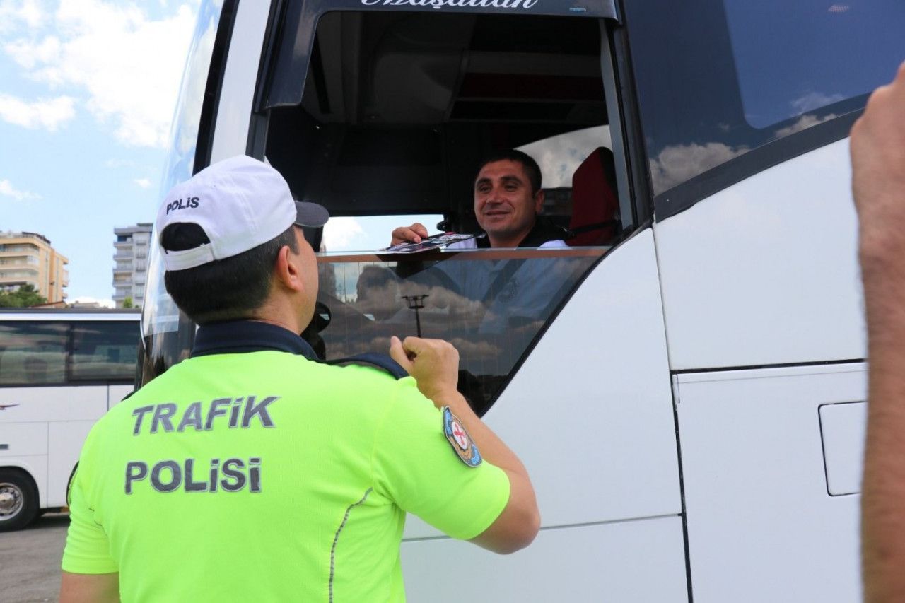 Şanlıurfa İl Emniyet Müdürlüğü sürücüleri bayram trafiği konusunda uyardı