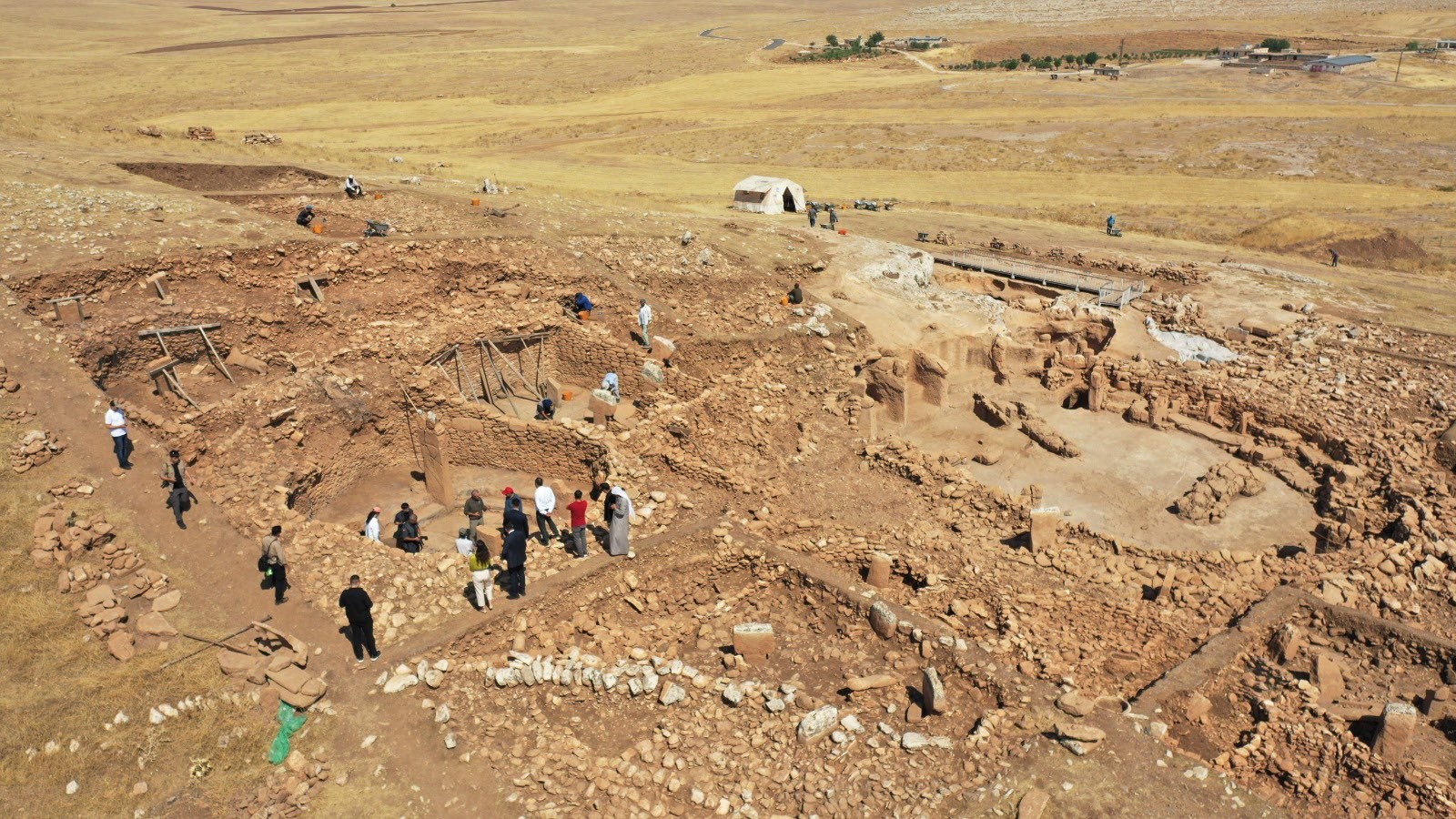 Vali Ayhan açıkladı! Karahantepe’deki kazılara 10 milyon TL'lik destek