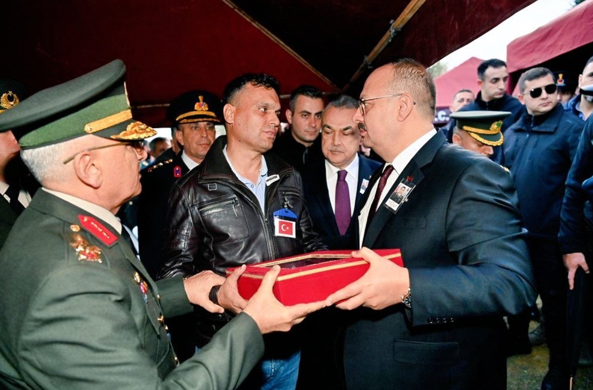 Helikopter kazası şehidi son yolculuğuna uğurlandı! Babası Şanlıurfa'da görev yapıyor...