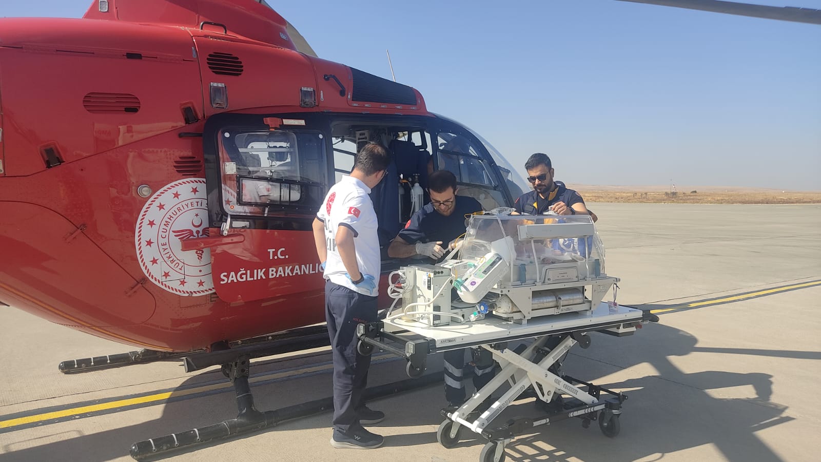 Şanlıurfa’da ambulans helikopter Nur bebek için havalandı