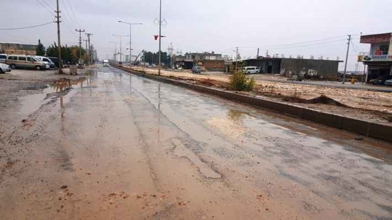 Şanlıurfa'da bu yağmurda da manzara değişmedi! Elektrikler kesildi, trafik durma noktasına geldi...