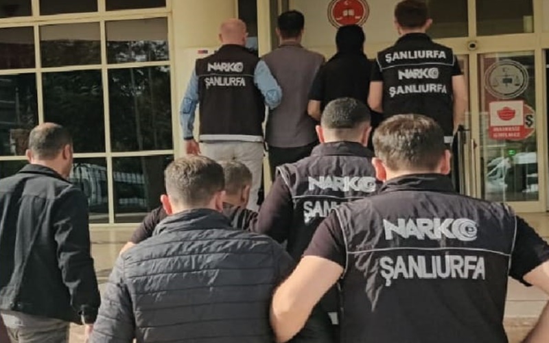 Şanlıurfa'da uyuşturucu satıcılarına şafak operasyonu