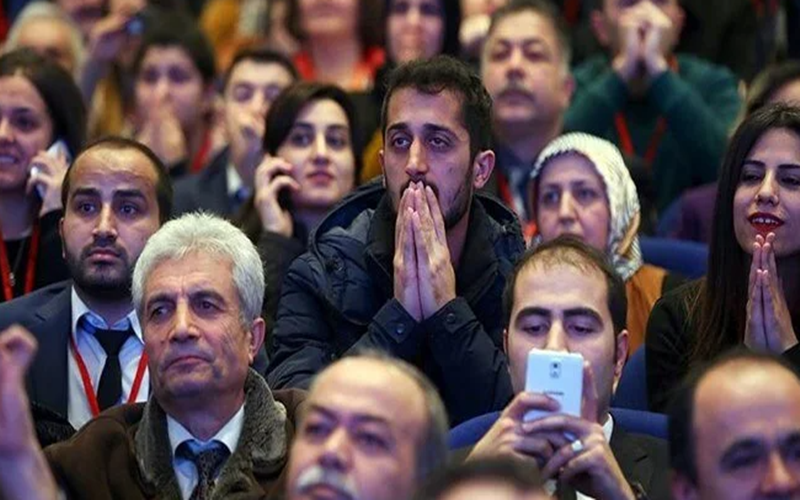 Öğretmen adaylarının umudu yeniden yeşerdi! 2 yıllık atama tek seferde yapılacak iddiası