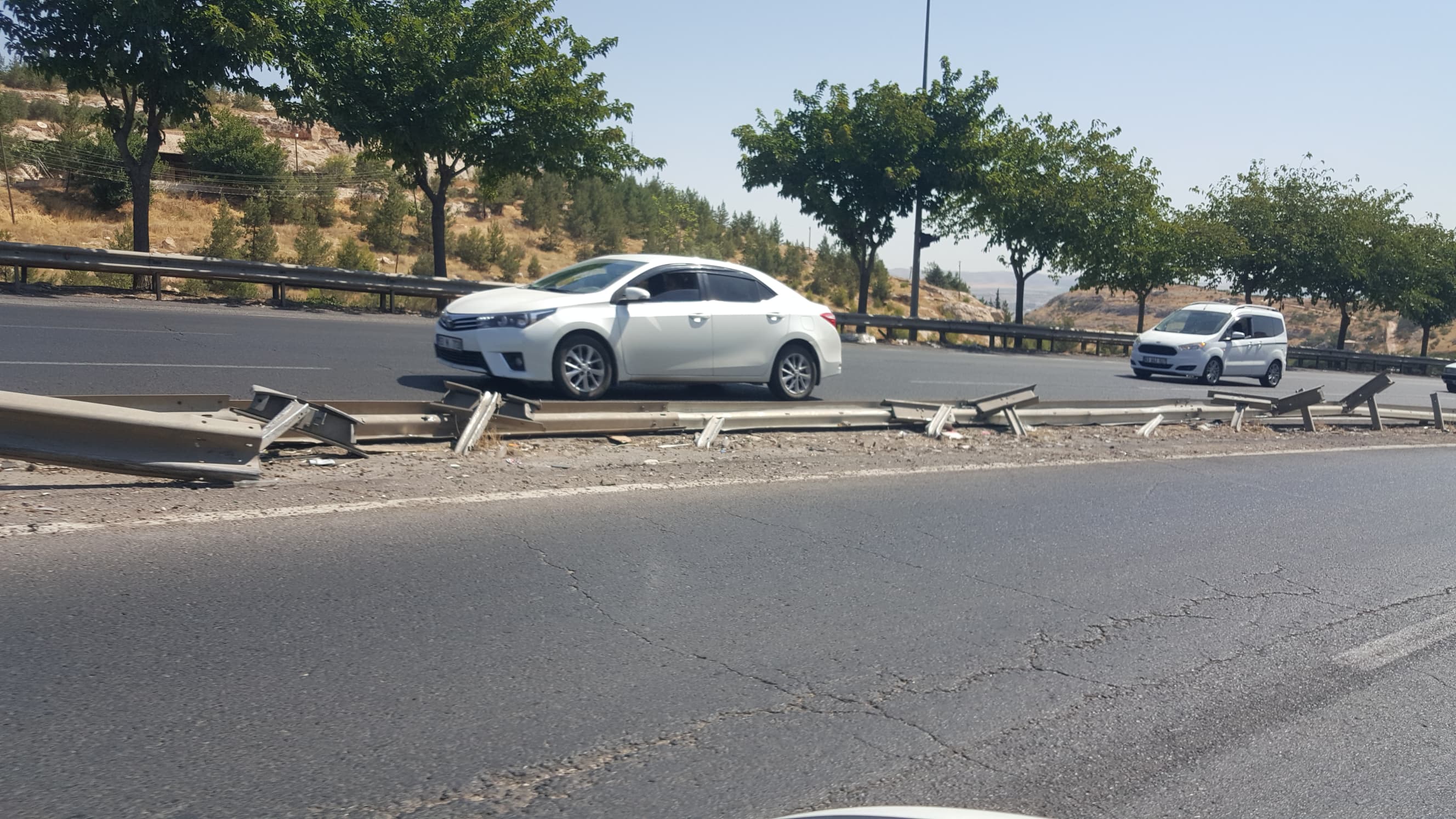 Şanlıurfa’nın tehlikeli yolu artık daha tehlikeli