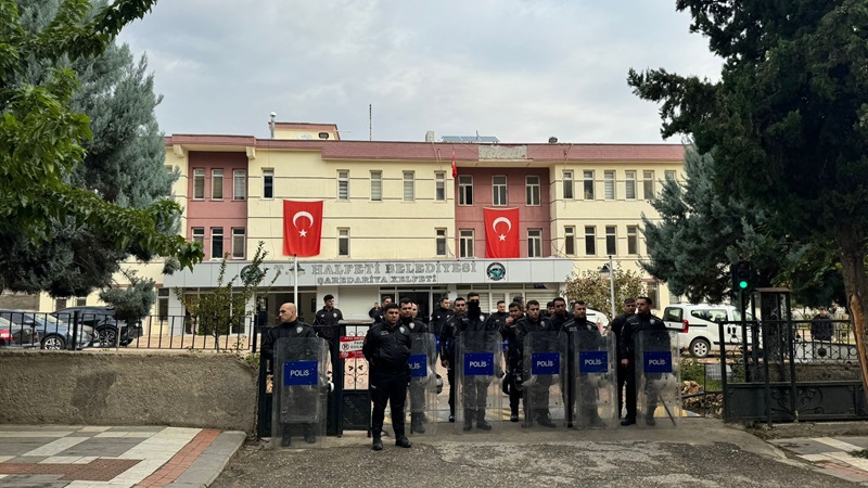 Eski baro başkanlarından kayyım tepkisi! “Belediye başkanlarının derhal göreve iadesini talep ediyoruz”