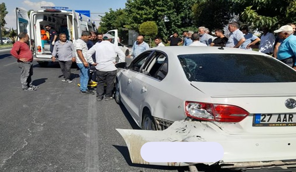 Urfa’da motosiklet otomobile arkadan çarptı!