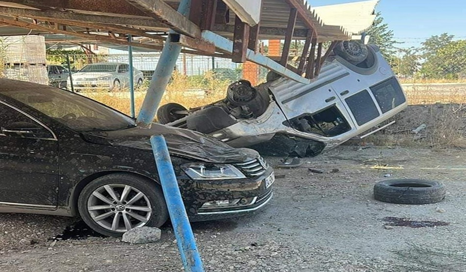 Suruç’ta kontrolden çıkan araç otoparka daldı: Yaralı var