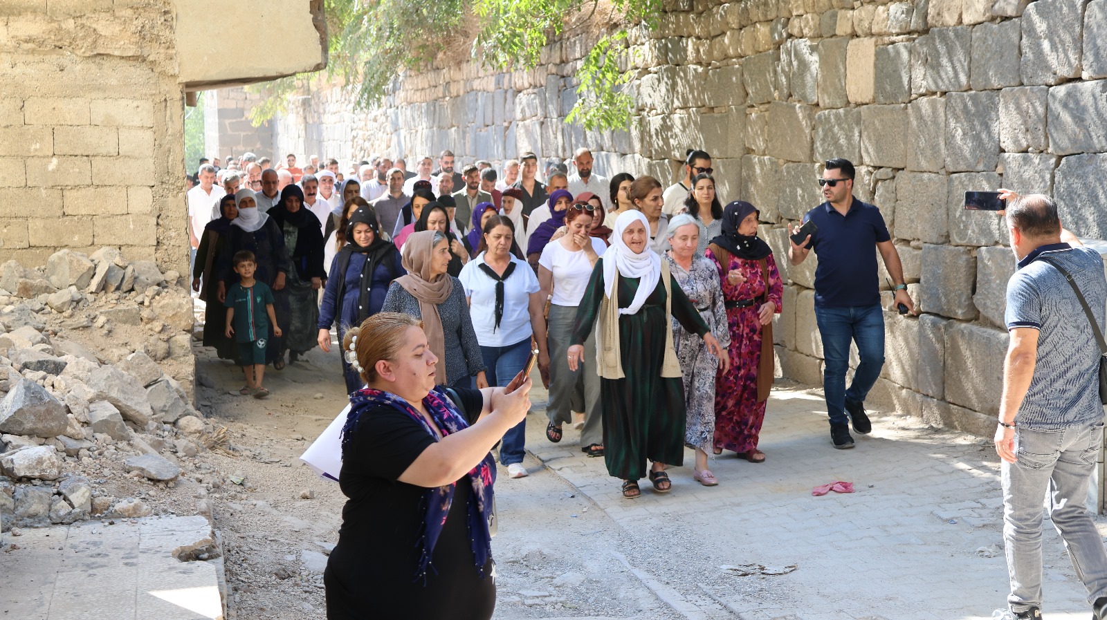 Şanlıurfa'da "Kanlı Meclisin" protestosu:   "Bu kan bizim şeref nişanemizdir"