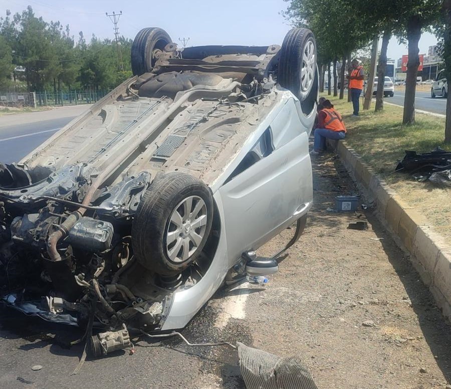 Siverek’te otomobil takla attı: Yaralı var