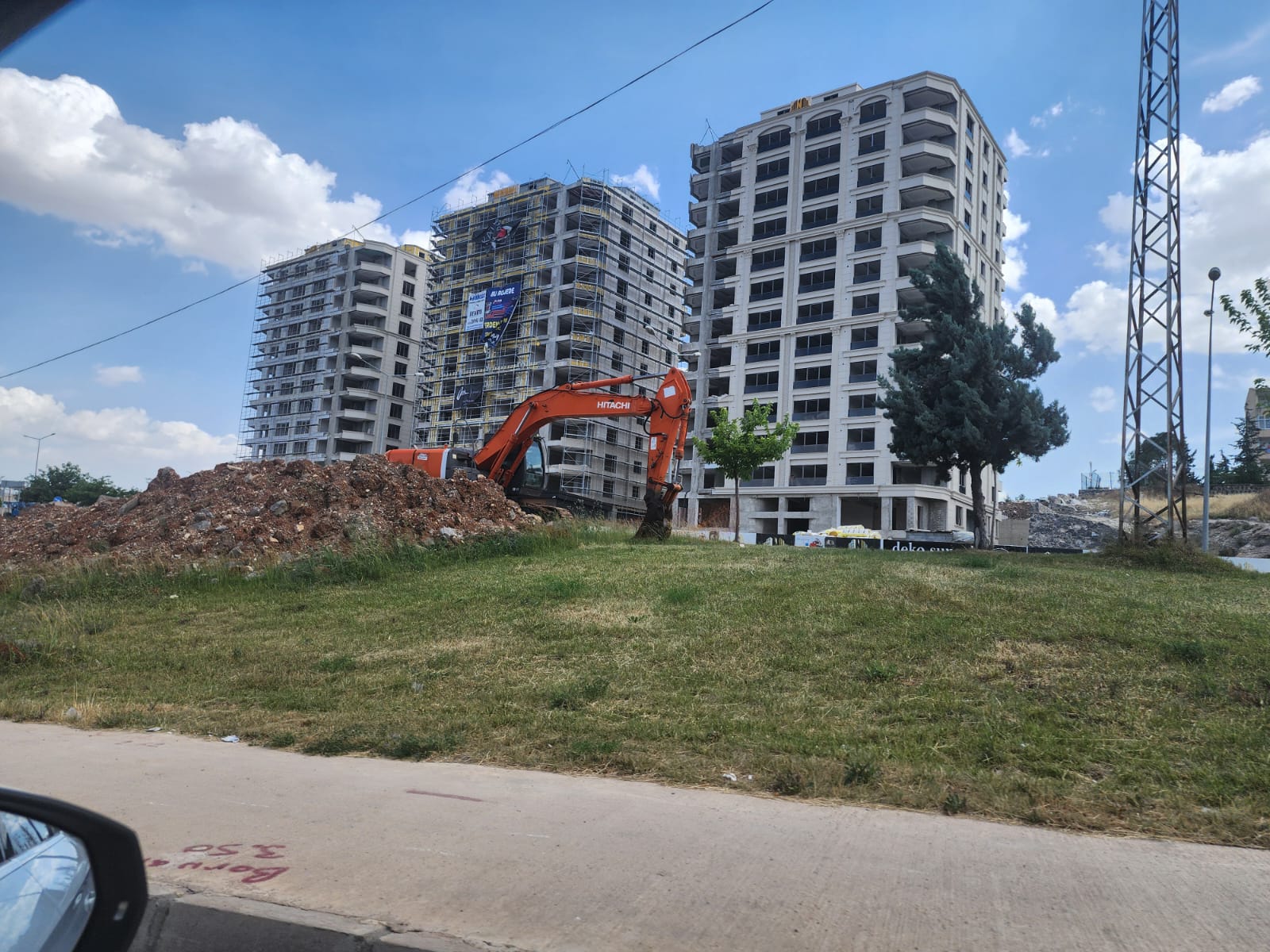 Şanlıurfa’da esrarengiz iş makinesi! Merak konusu oldu