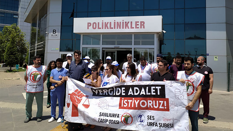 Sağlık çalışanları vergi adaleti istiyor: On dokuz haftadır devam ediyor