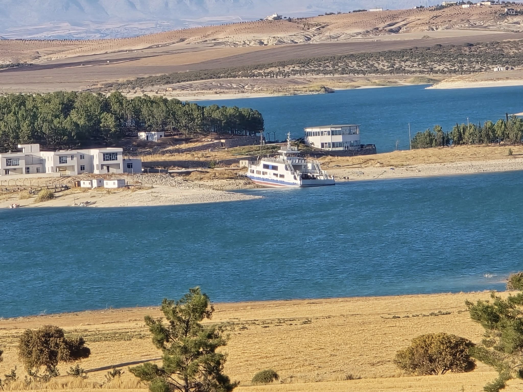 Şanlıurfa’da sahil manzaralı satılık arsa!