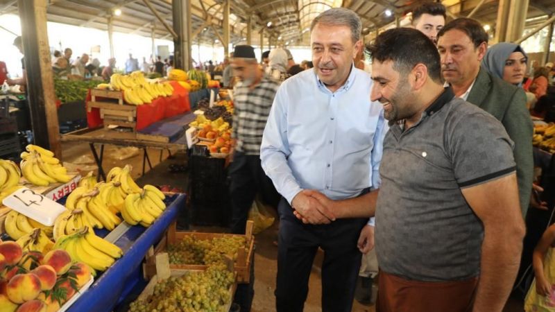 Urfa Valisi semt pazarında