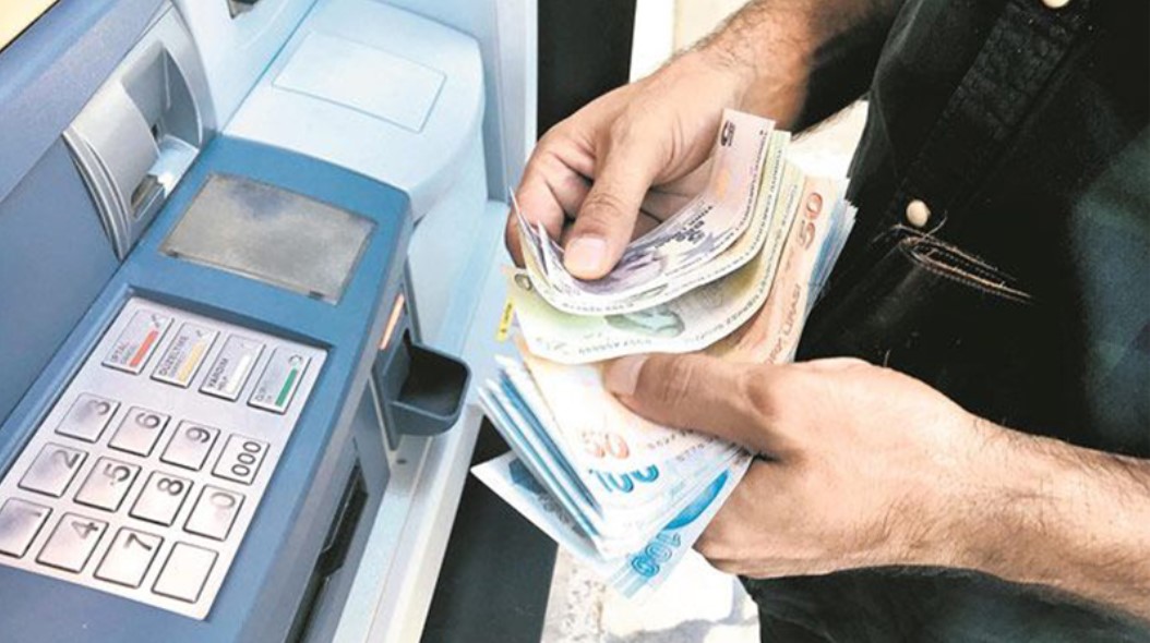 Para çekmek için ATM’lere gidenler neye uğradığını şaşırdı!