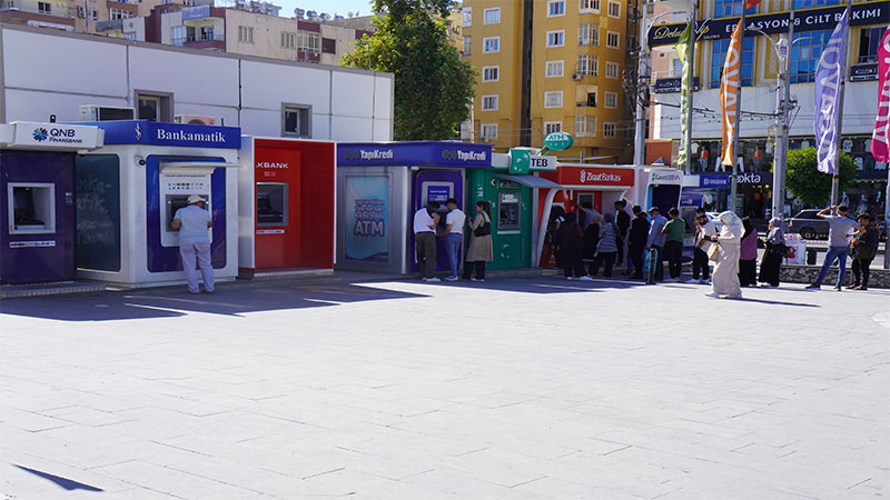 ATM kullananlar dikkat: Kartını sokmadan önce bunu yapmayanlar yandı