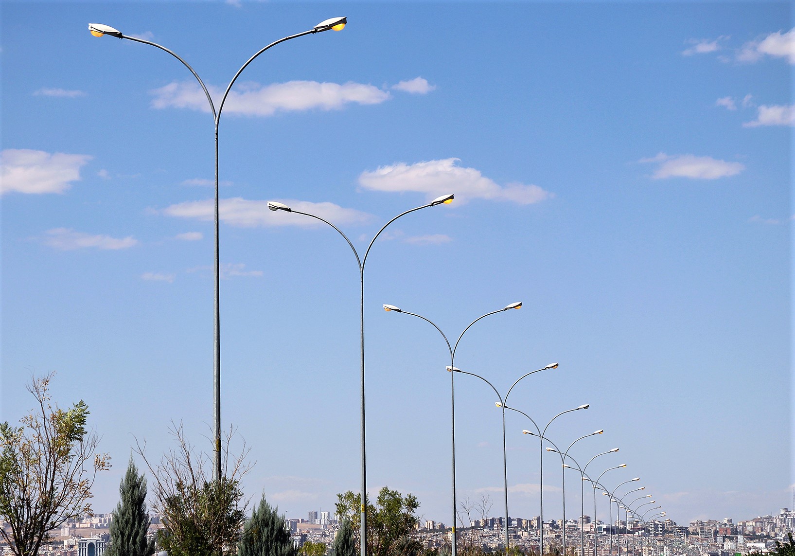 Şanlıurfalılar görünce şaşırmayın: Gündüz de yanacak, bakın sebebi neymiş?