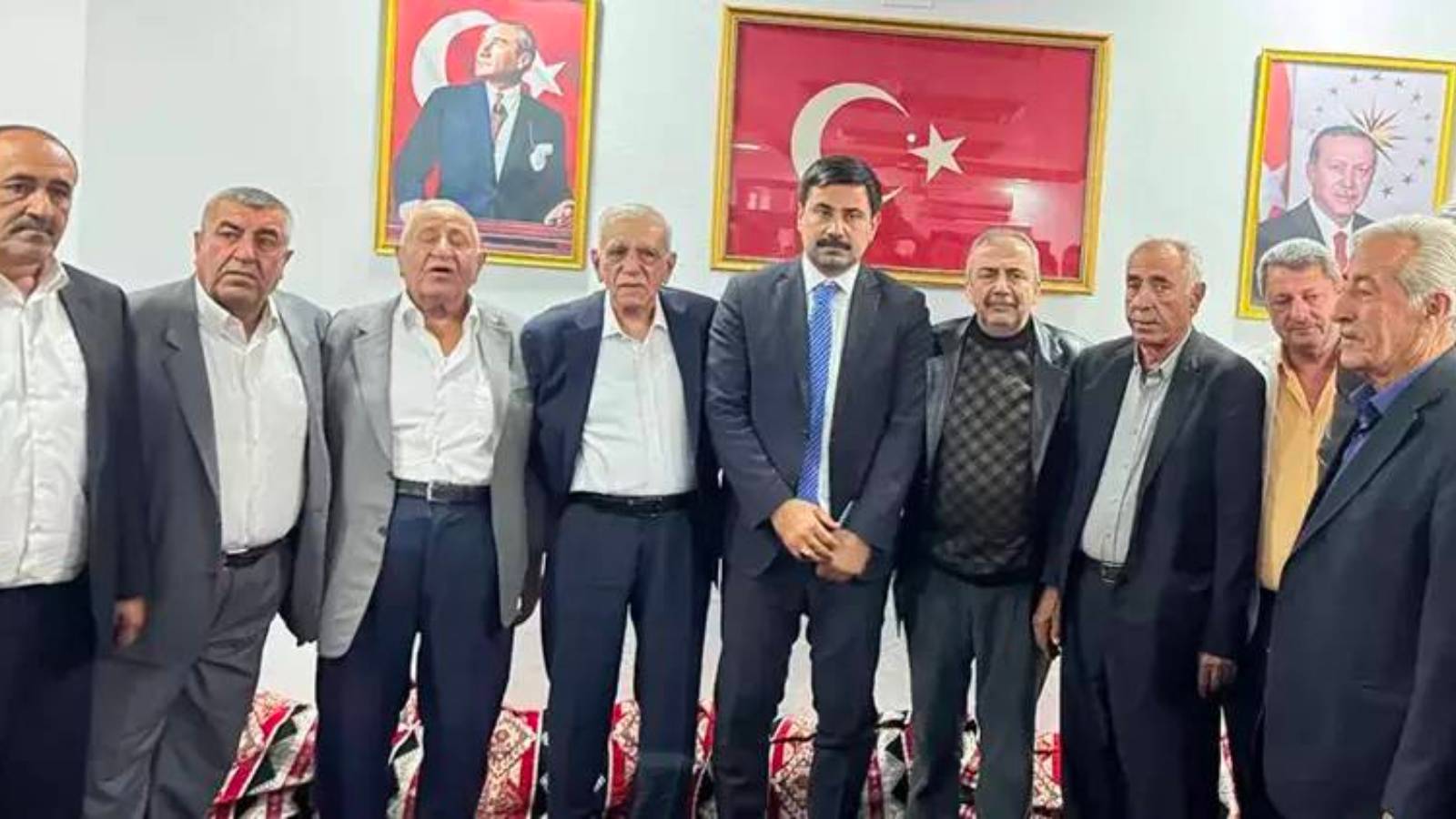 Cumhurbaşkanı Yardımcısından "Ahmet Türk'le barış yemeği" sorusuna yanıt: Bugün olsa yine giderim!