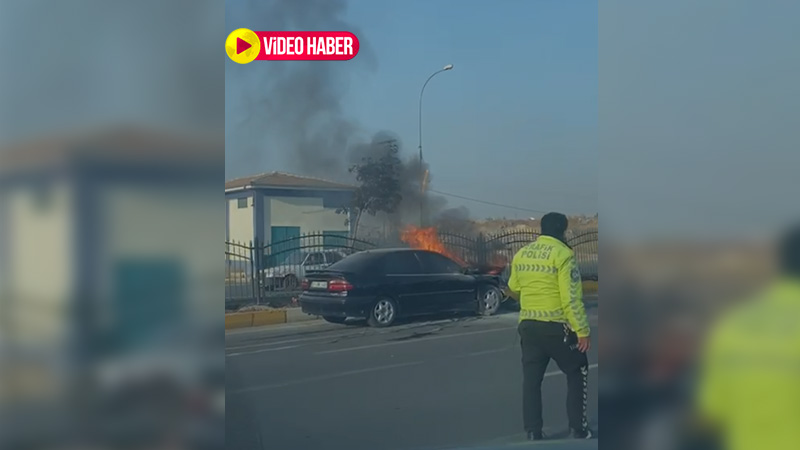 Şanlıurfa'da seyir halindeki otomobil alev aldı