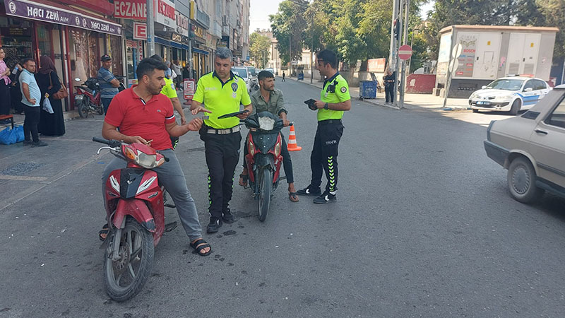 Şanlıurfa'da motosiklet sürücülerine ceza yağdı