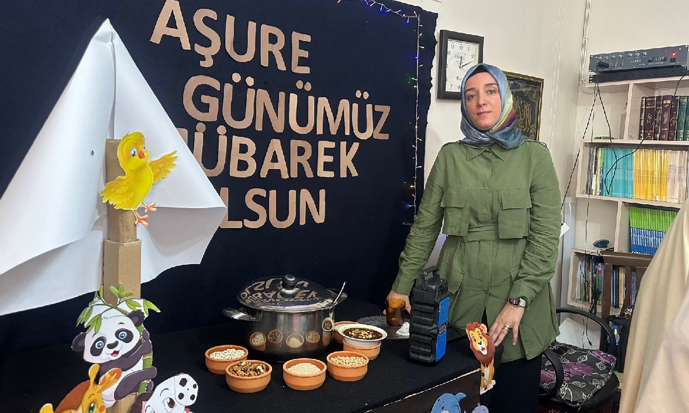 Şanlıurfa'da aşure ikram edildi