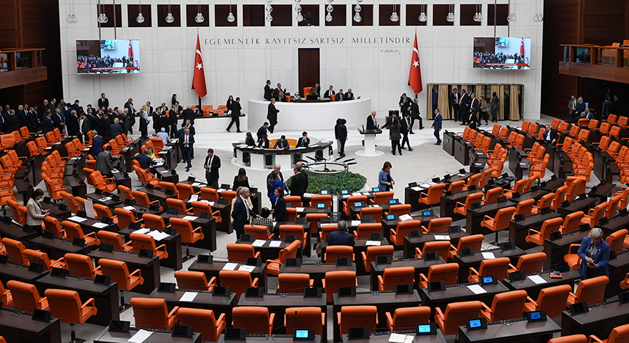 Öğretmenlik Meslek Kanunu yasalaştı! Bakan'dan açıklama...