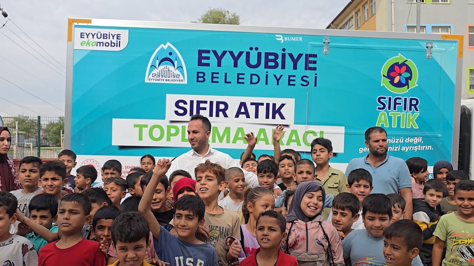 Şanlıurfa’da sıfır atık toplama aracı okullarda