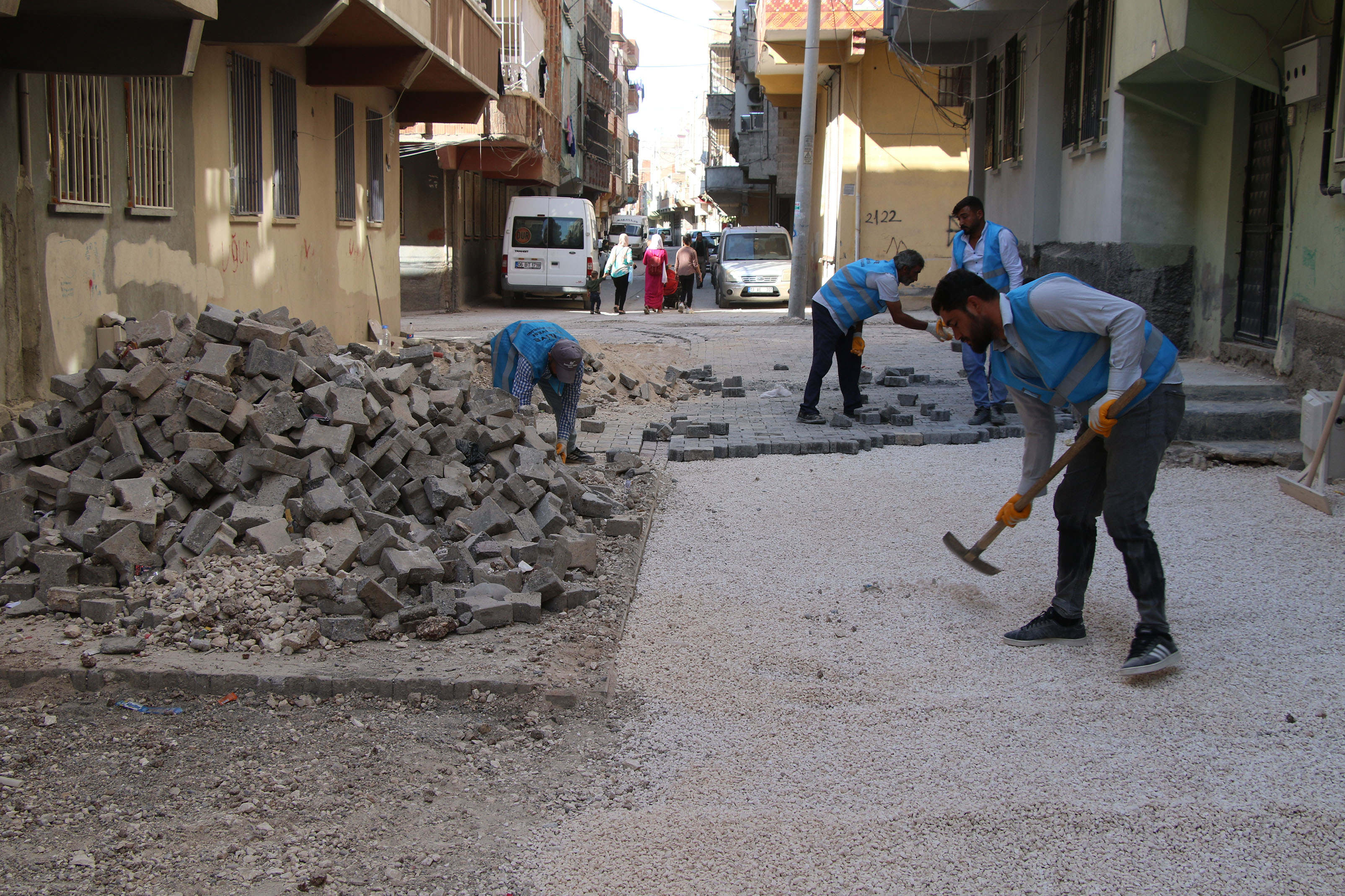 Devteyşti Mahallesinde yollar onarılıyor