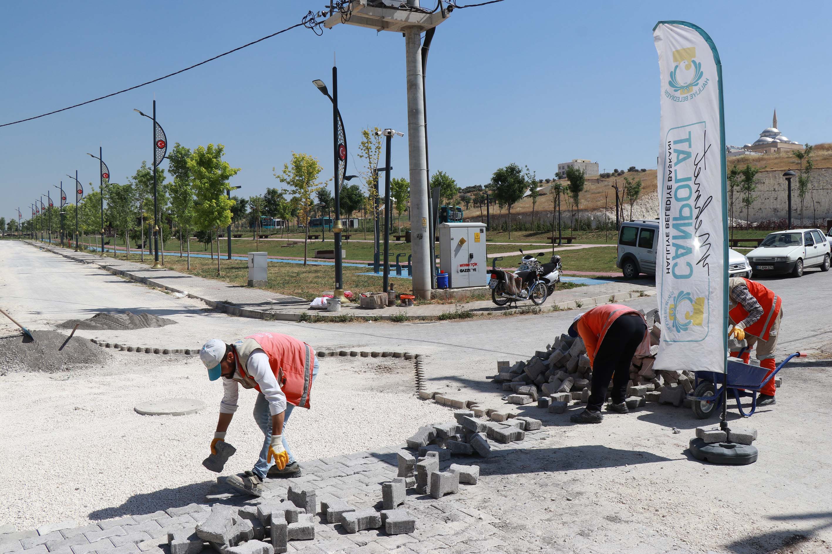 Haliliye’de 4 mahallede yollar düzenleniyor