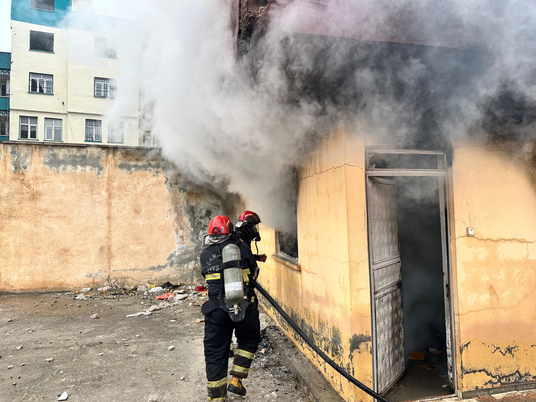 Şanlıurfa’da iş yerinde korkutan yangın!