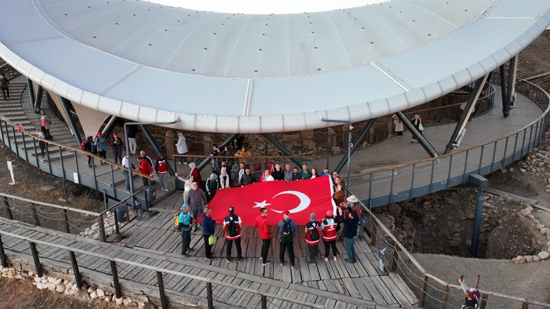 Cumhuriyet Bayramı tarihin sıfır noktasında kutlandı! 10 kilometre yol yürüdüler