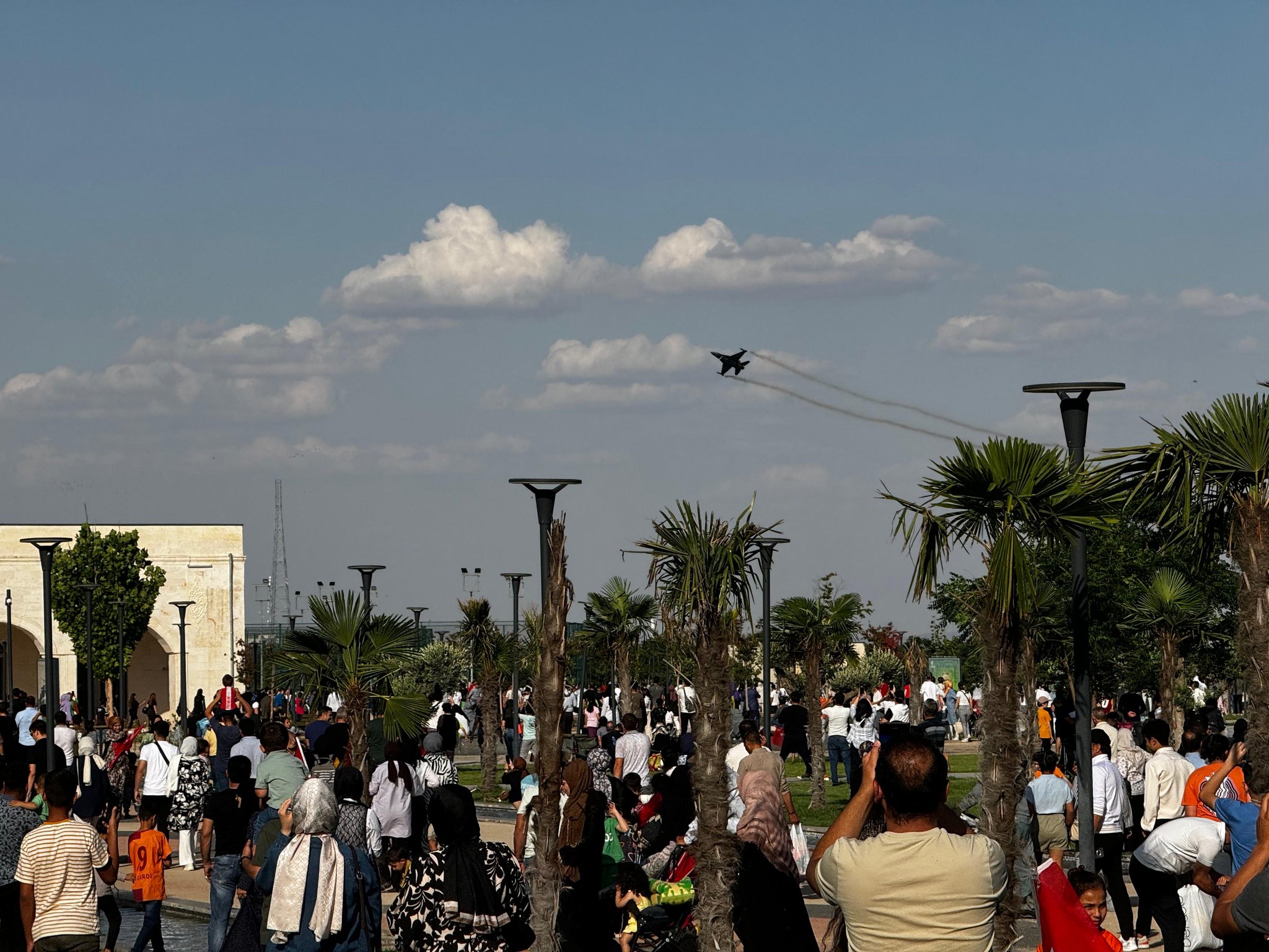 Merakla beklenen gösteri yapıldı! SOLOTÜRK Şanlıurfa semalarında