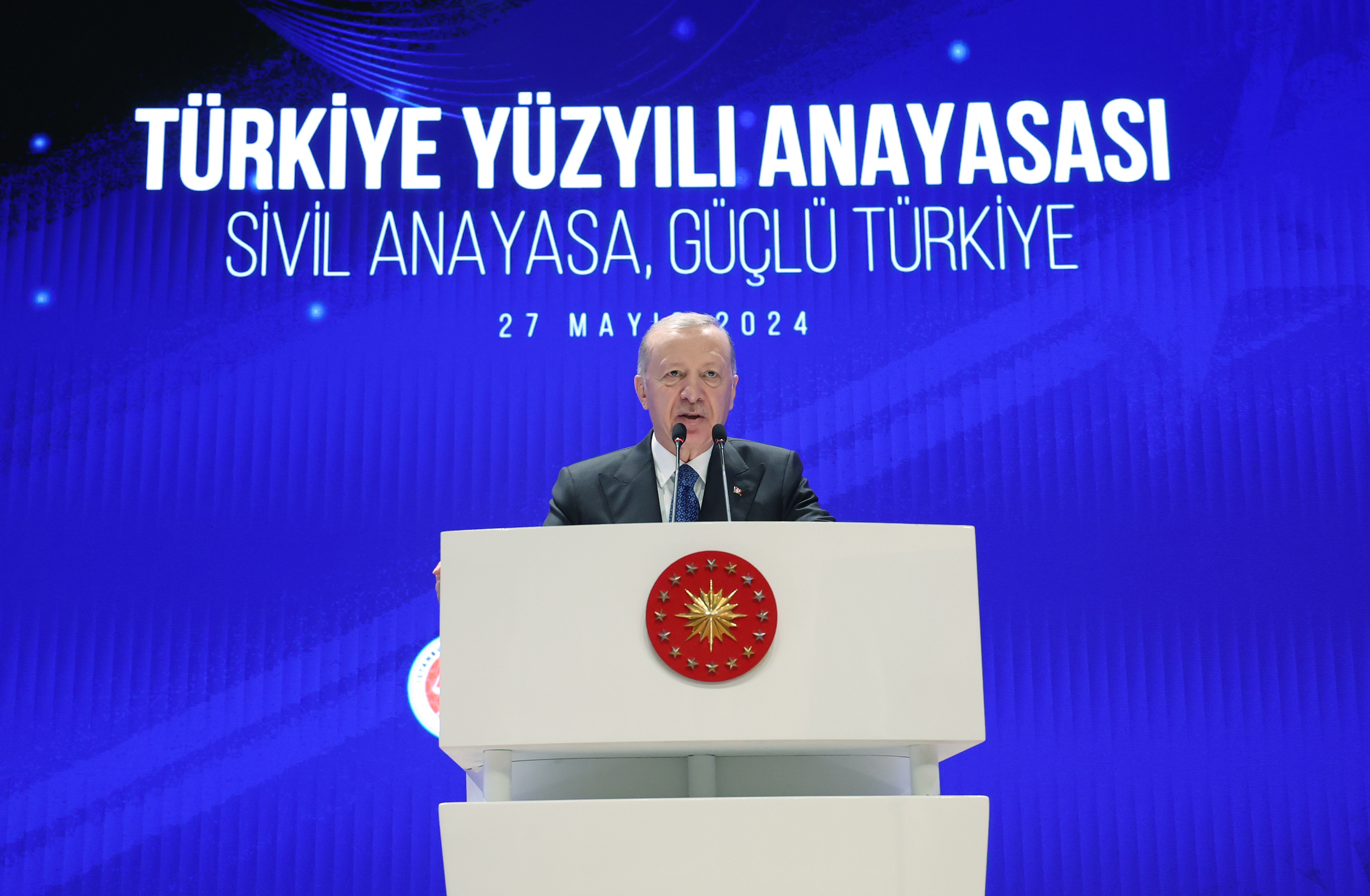 Erdoğan: Darbecileri asla unutmayacağız, yeni anayasa milli bir ödev