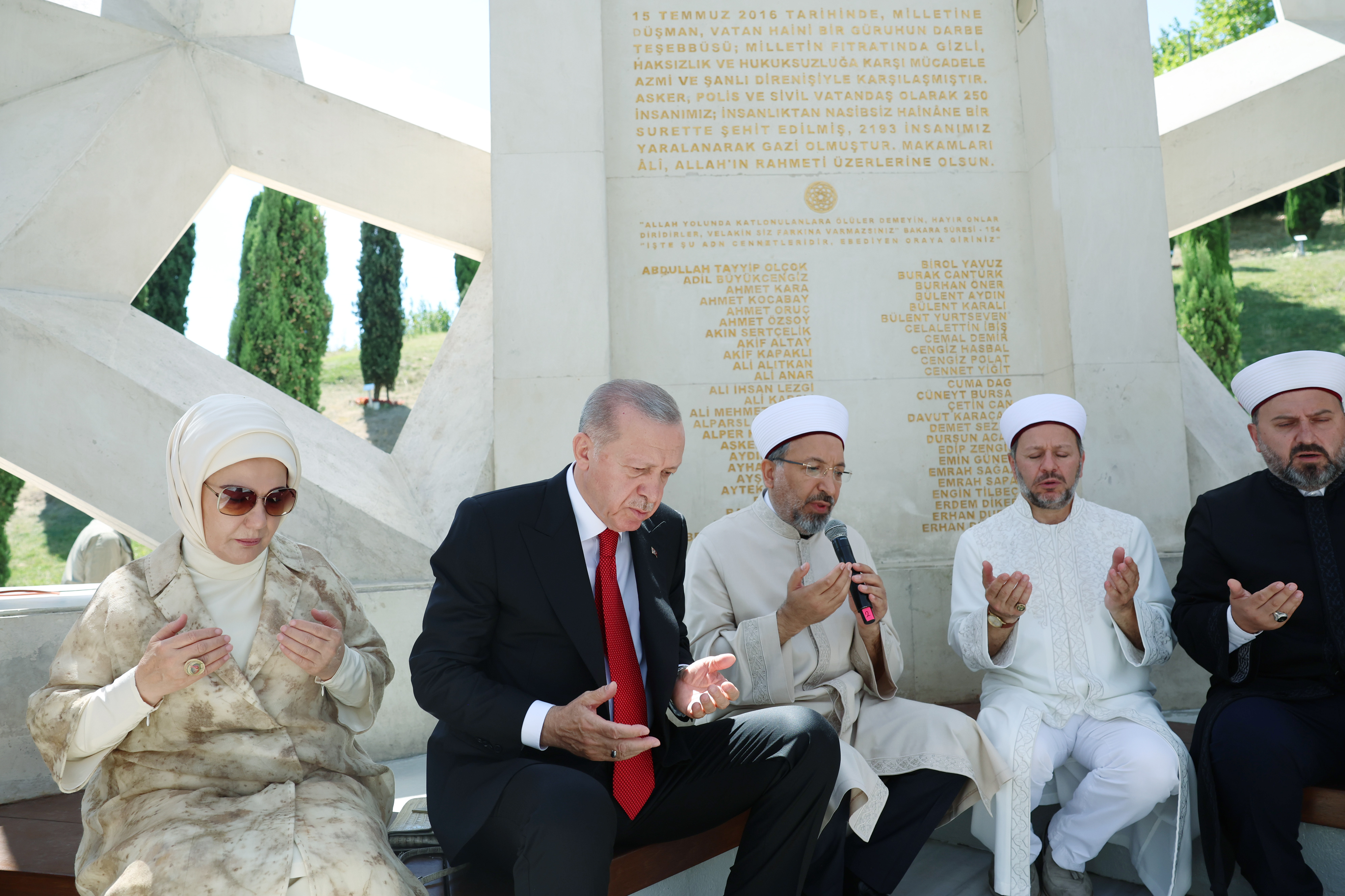 Cumhurbaşkanı Erdoğan: 'Tiyatro' diyenleri kıyamete kadar unutmayacağız