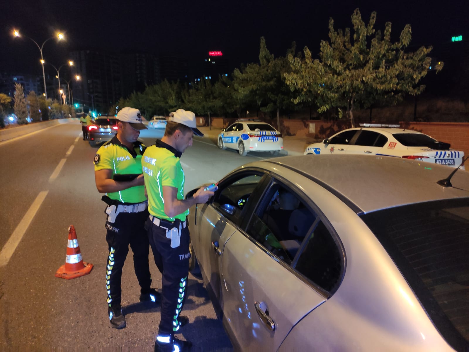 Şanlıurfa'da gece saatlerinde şok denetim!