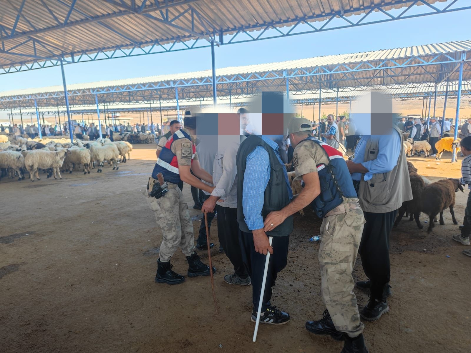 Şanlıurfa’da jandarma devrede: Bölgenin en büyük pazarında denetim