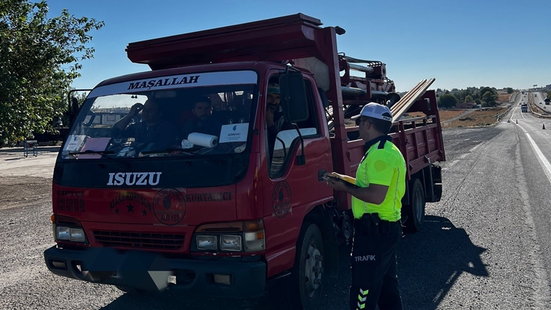 Şanlıurfa'da trafik denetimlerinde kurallara uymayanlara ceza yağdı