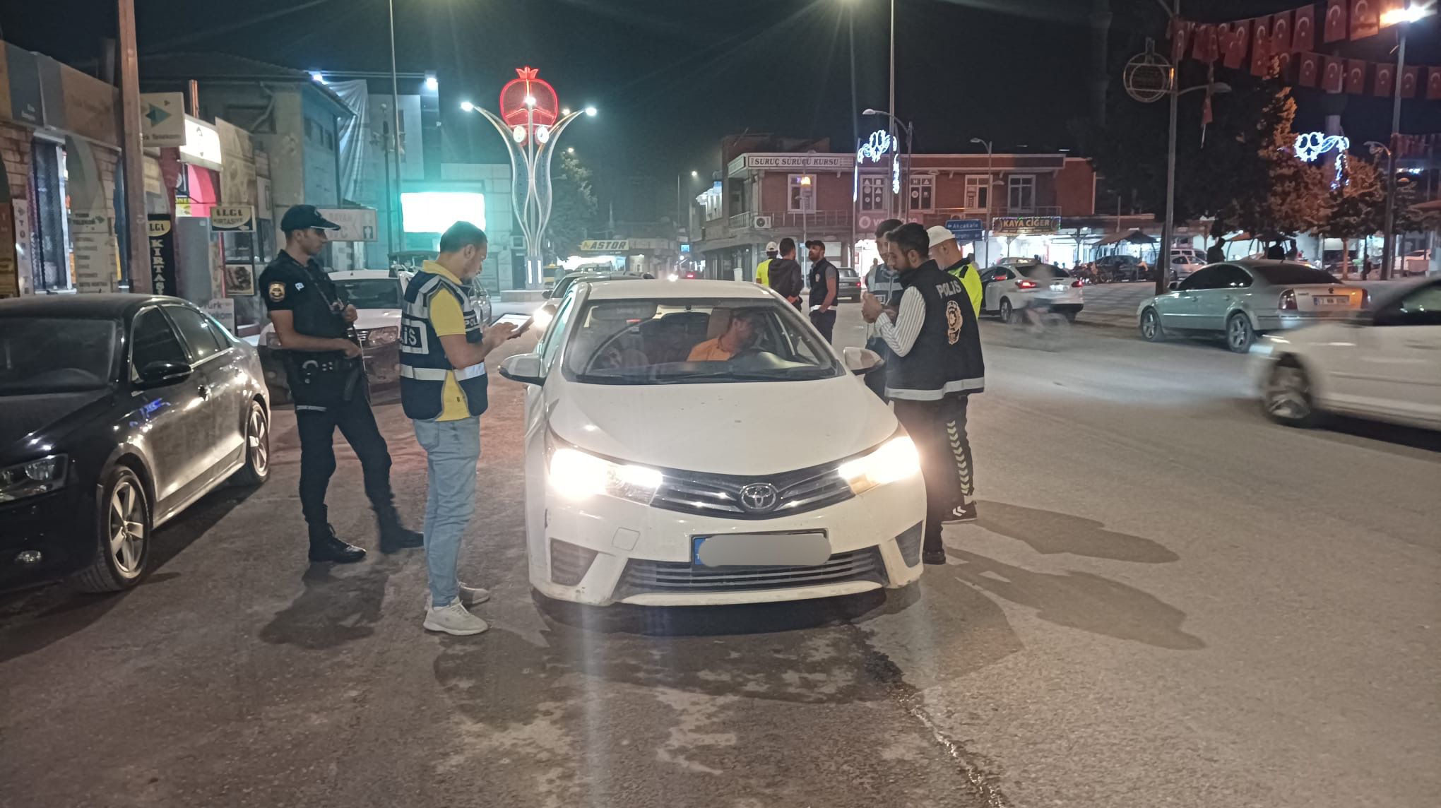 Şanlıurfa’da gece saatlerinde hareketli anlar!  Çok sayıda gözaltı