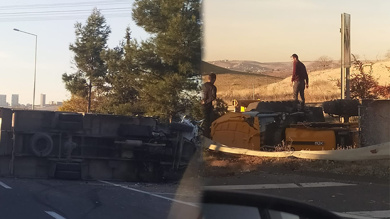 Şanlıurfa’da feci kaza! Kepçe ve kamyon devrildi: Yaralılar var