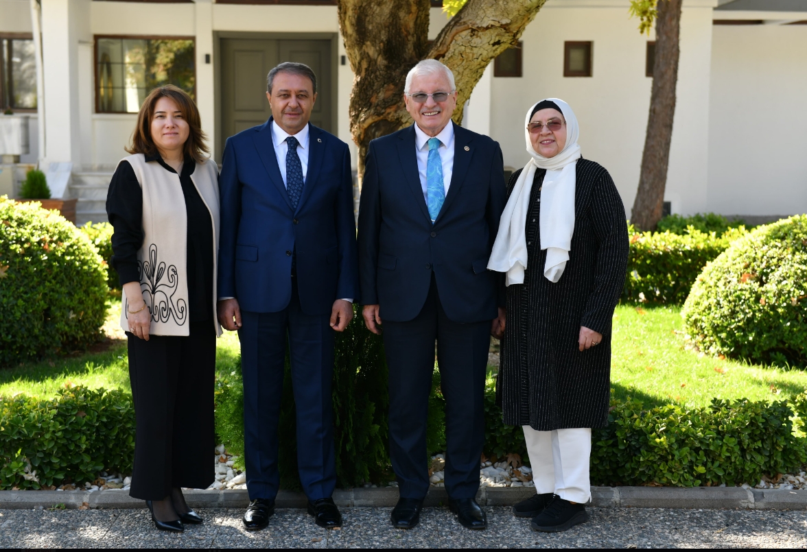 Şanlıurfa'nın tanınan ismi geleneği bozmadı! Vali'ye anlamlı ziyaret...