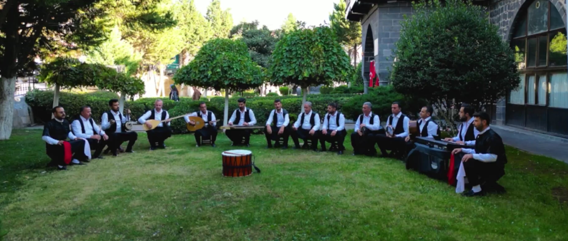 Siverek'te türkülere 'yeni versiyon'! Sıra gecesi ekibi iş başında...