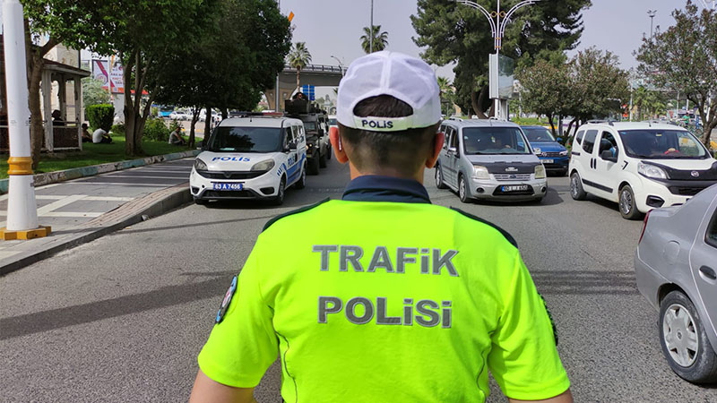 Şanlıurfa'da polis ekiplerinden gece boyu denetim