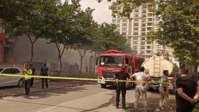 Şanlıurfa’da iş yerinde çıkan yangın söndürüldü